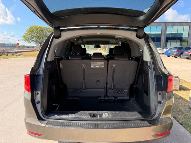 Honda Odyssey Vehicle Full-screen Gallery Image 06