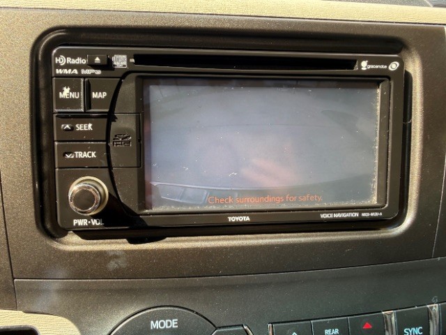 Toyota Sienna Vehicle Full-screen Gallery Image 14
