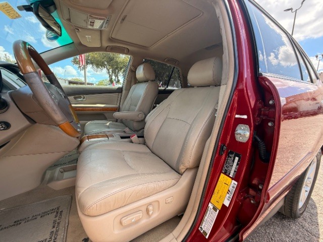 Lexus RX 350 Vehicle Full-screen Gallery Image 08