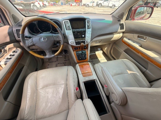 Lexus RX 350 Vehicle Full-screen Gallery Image 10