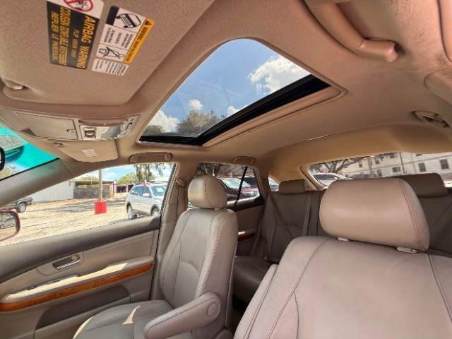 Lexus RX 350 Vehicle Full-screen Gallery Image 11