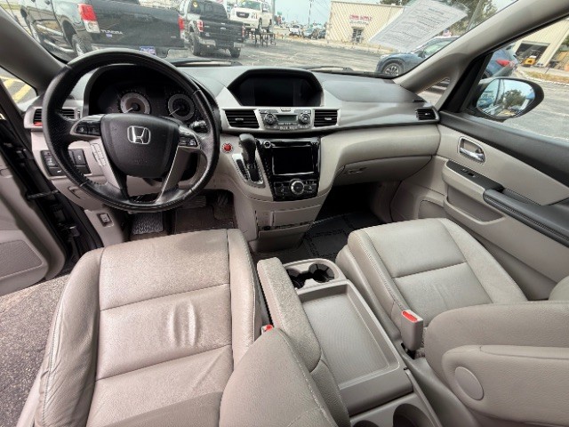 Honda Odyssey Vehicle Full-screen Gallery Image 11