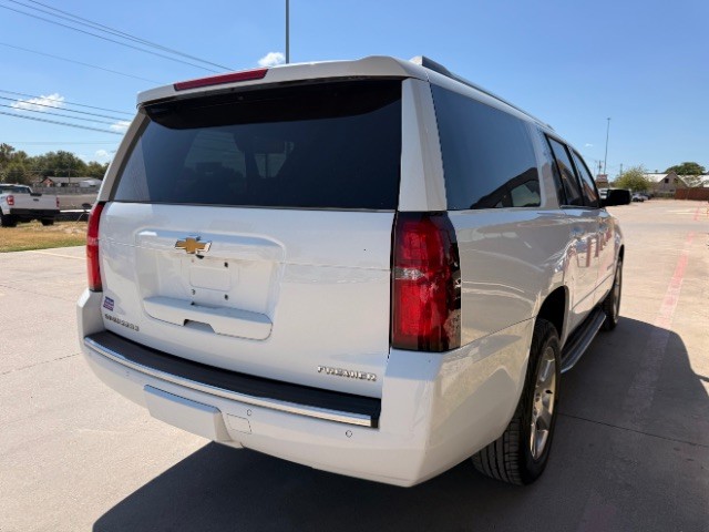 Chevrolet Suburban Vehicle Full-screen Gallery Image 04