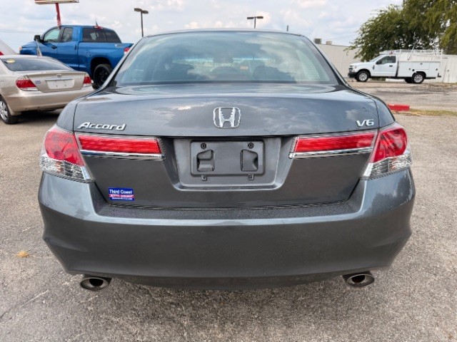 Honda Accord Sedan Vehicle Full-screen Gallery Image 05