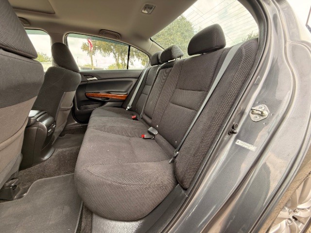 Honda Accord Sedan Vehicle Full-screen Gallery Image 08