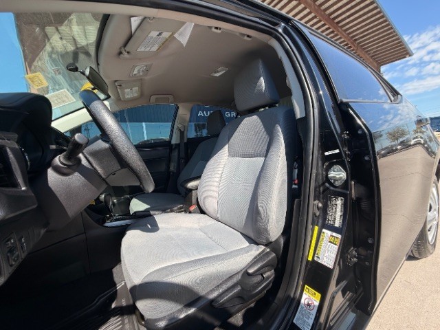 Toyota Corolla Vehicle Full-screen Gallery Image 07