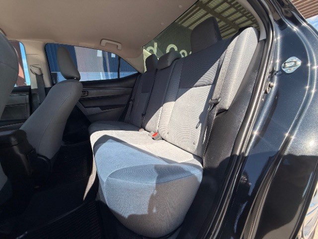 Toyota Corolla Vehicle Full-screen Gallery Image 08