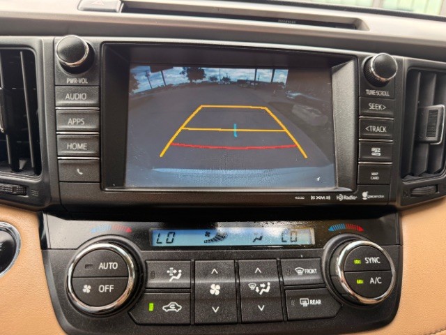 Toyota RAV4 Vehicle Full-screen Gallery Image 12
