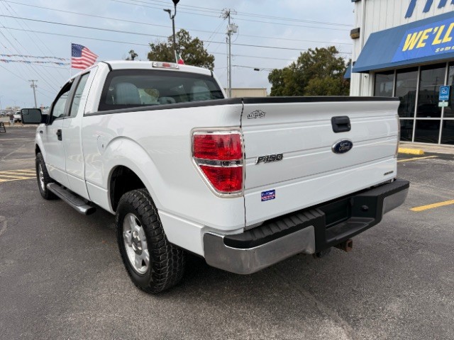 Ford F-150 Vehicle Full-screen Gallery Image 04