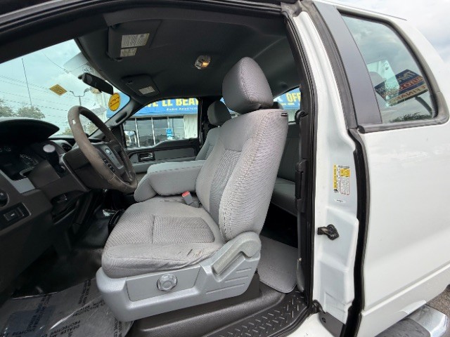 Ford F-150 Vehicle Full-screen Gallery Image 07