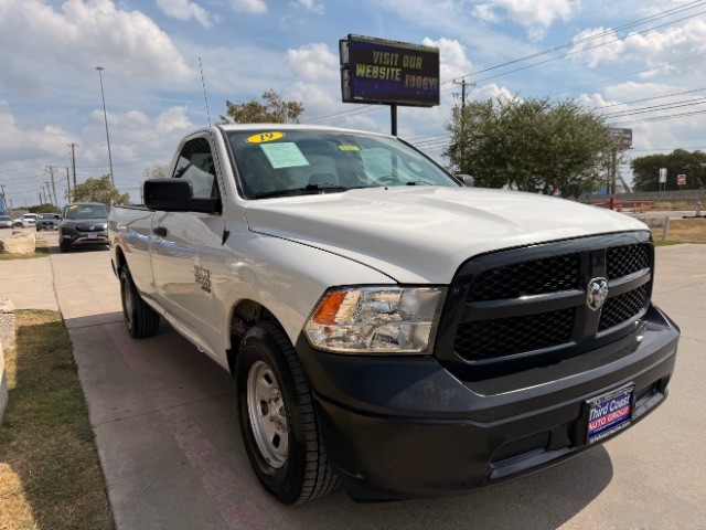 Ram 1500 Classic Vehicle Full-screen Gallery Image 02