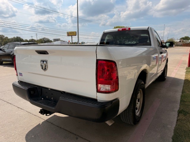 Ram 1500 Classic Vehicle Full-screen Gallery Image 04