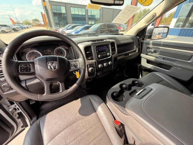 Ram 1500 Classic Vehicle Full-screen Gallery Image 08