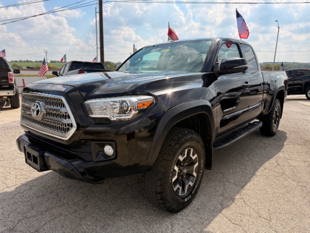 Toyota Tacoma Vehicle Full-screen Gallery Image 02