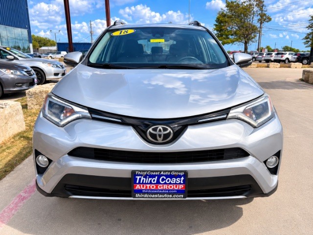 Toyota RAV4 Vehicle Full-screen Gallery Image 07