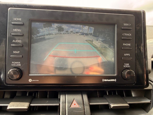 Toyota RAV4 Vehicle Full-screen Gallery Image 11