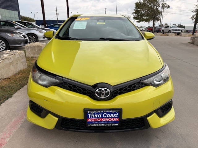 Toyota Corolla iM Vehicle Full-screen Gallery Image 06
