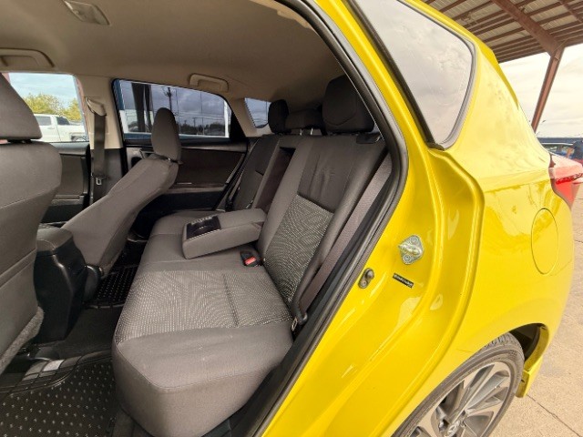 Toyota Corolla iM Vehicle Full-screen Gallery Image 08