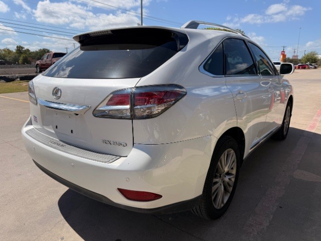 Lexus RX 350 Vehicle Full-screen Gallery Image 04