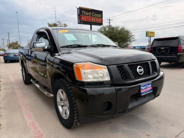 Nissan Titan Vehicle Full-screen Gallery Image 02