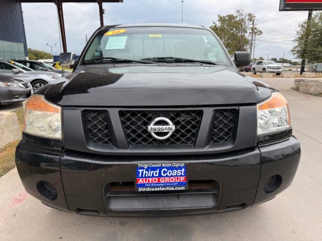 Nissan Titan Vehicle Full-screen Gallery Image 06