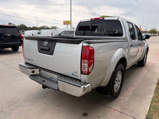 Nissan Frontier Vehicle Full-screen Gallery Image 04