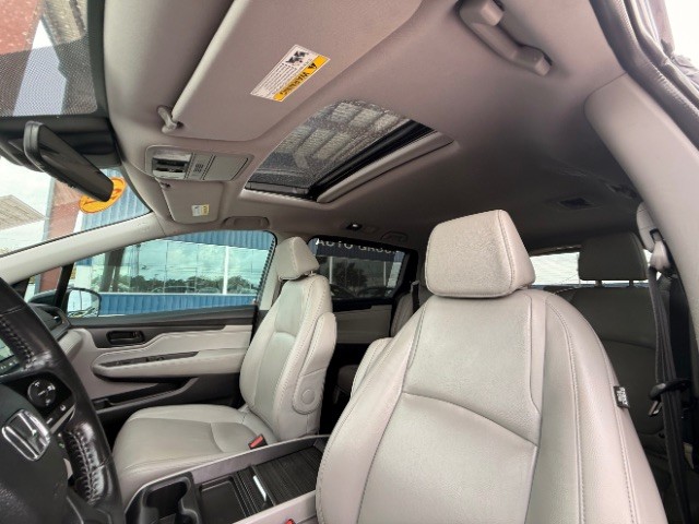 Honda Odyssey Vehicle Full-screen Gallery Image 12