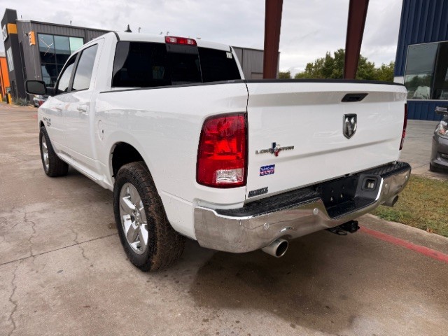 Ram 1500 Classic Vehicle Full-screen Gallery Image 03