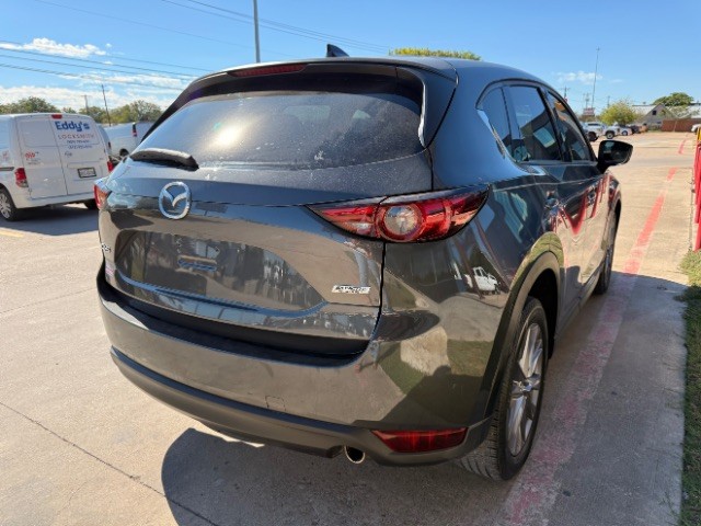 Mazda CX-5 Vehicle Full-screen Gallery Image 04