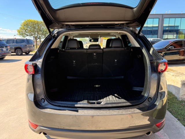 Mazda CX-5 Vehicle Full-screen Gallery Image 06