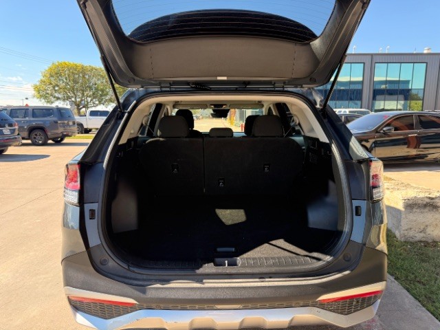 Kia Sportage Vehicle Full-screen Gallery Image 06
