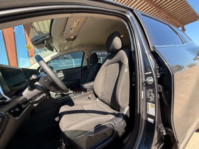 Kia Sportage Vehicle Full-screen Gallery Image 08