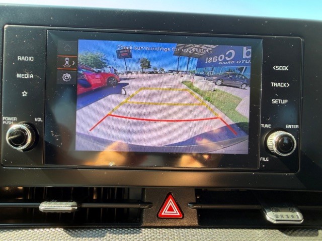 Kia Sportage Vehicle Full-screen Gallery Image 11
