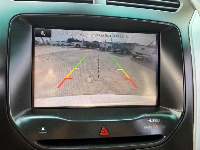 Ford Explorer Vehicle Full-screen Gallery Image 12