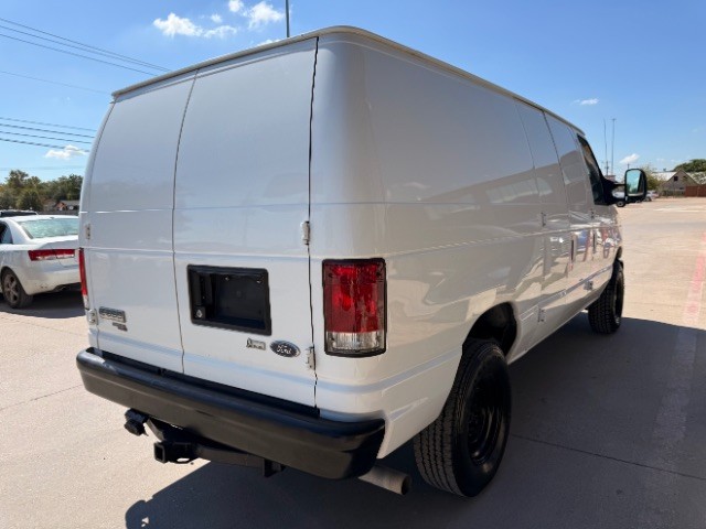 Ford Econoline Cargo Van Vehicle Full-screen Gallery Image 04