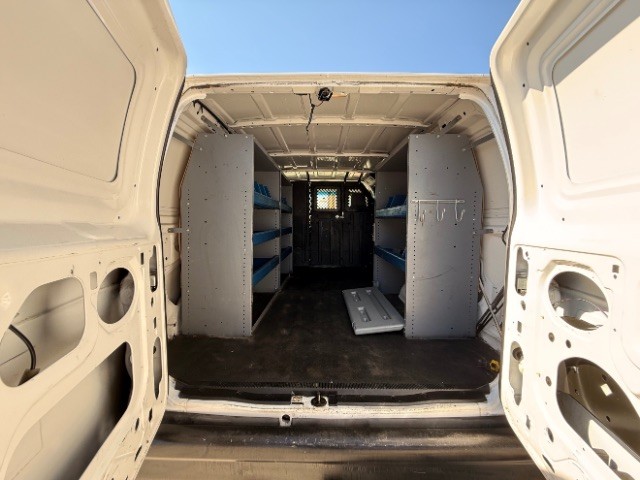 Ford Econoline Cargo Van Vehicle Full-screen Gallery Image 08