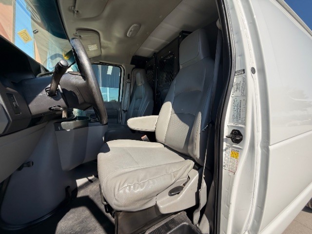 Ford Econoline Cargo Van Vehicle Full-screen Gallery Image 09