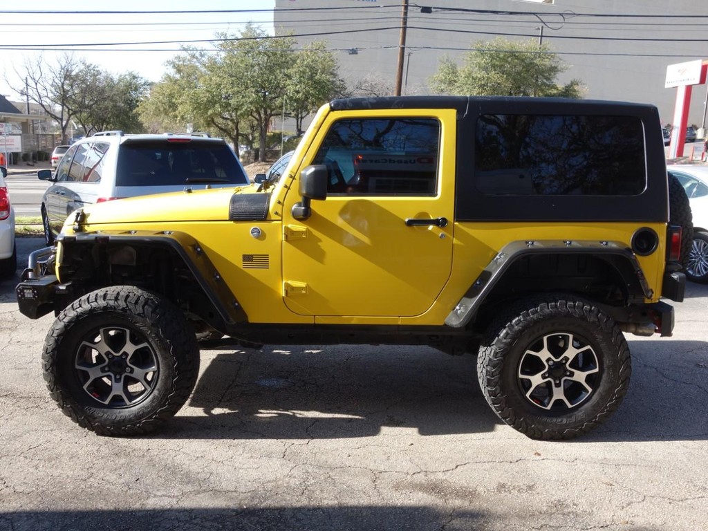 Jeep Wrangler Vehicle Full-screen Gallery Image 04