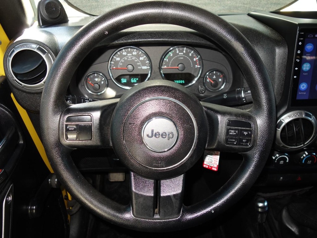 Jeep Wrangler Vehicle Full-screen Gallery Image 11