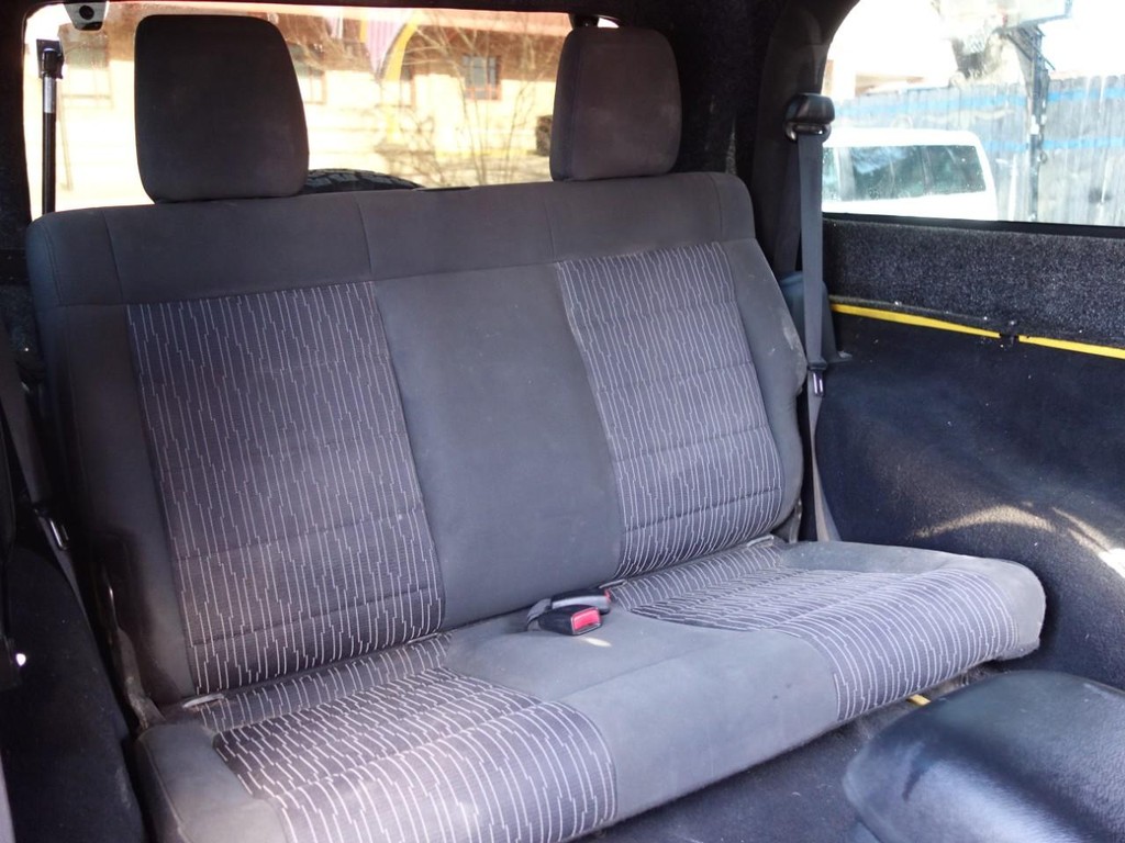 Jeep Wrangler Vehicle Full-screen Gallery Image 15