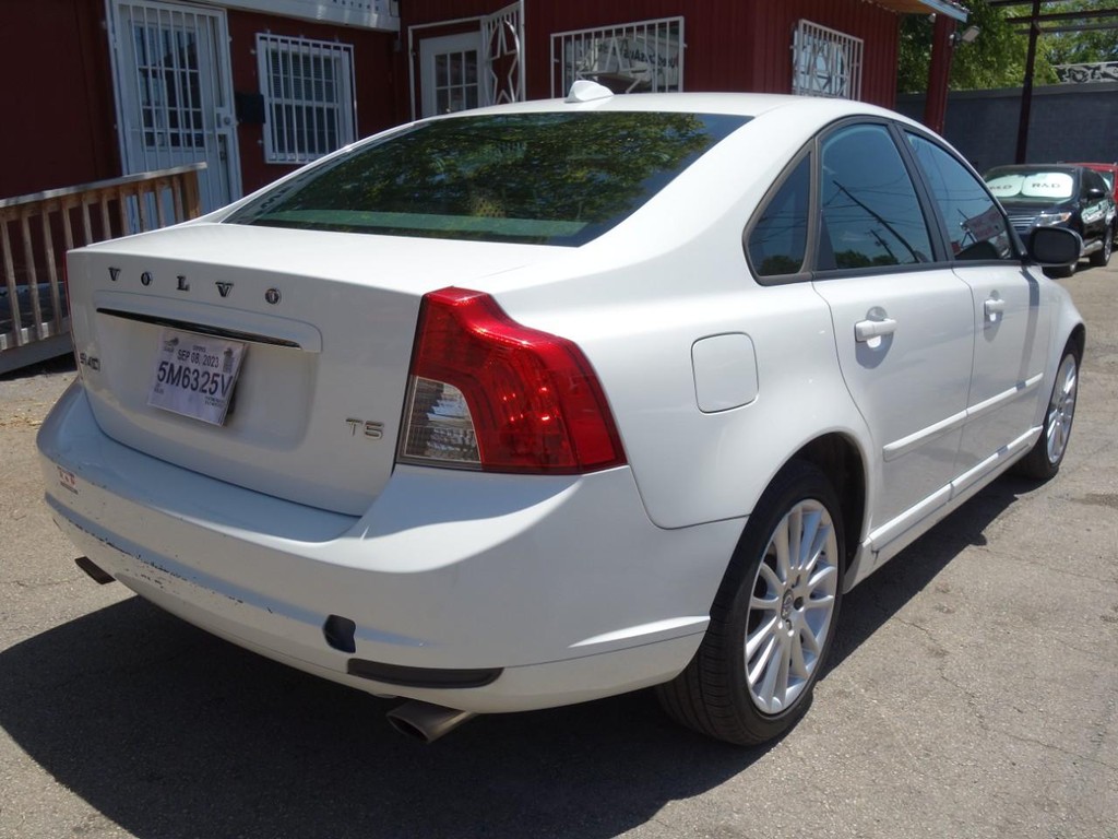 Volvo S40 Vehicle Full-screen Gallery Image 06