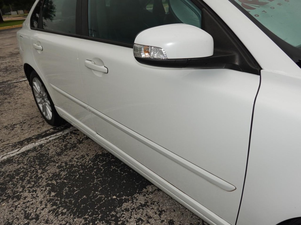 Volvo S40 Vehicle Full-screen Gallery Image 11