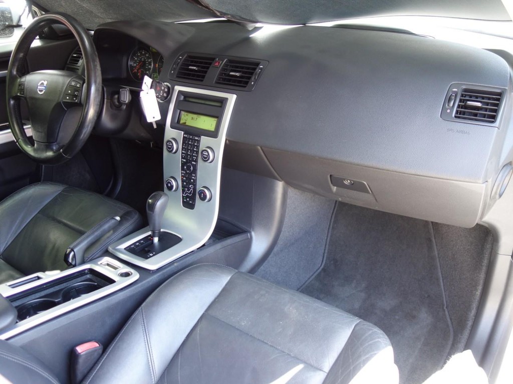 Volvo S40 Vehicle Full-screen Gallery Image 17