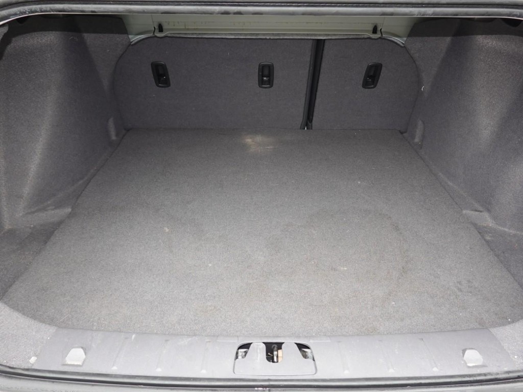 Volvo S40 Vehicle Full-screen Gallery Image 25