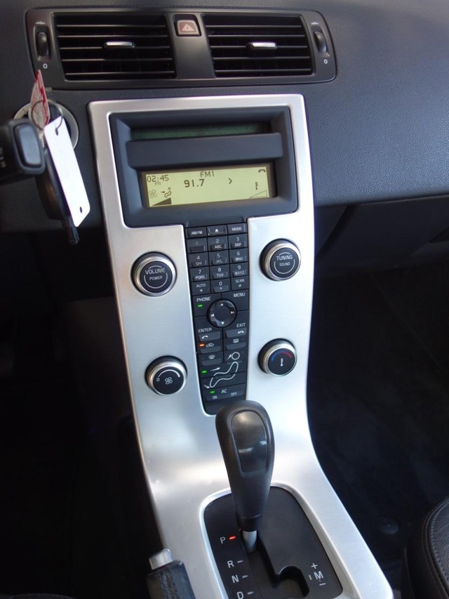 Volvo S40 Vehicle Full-screen Gallery Image 11