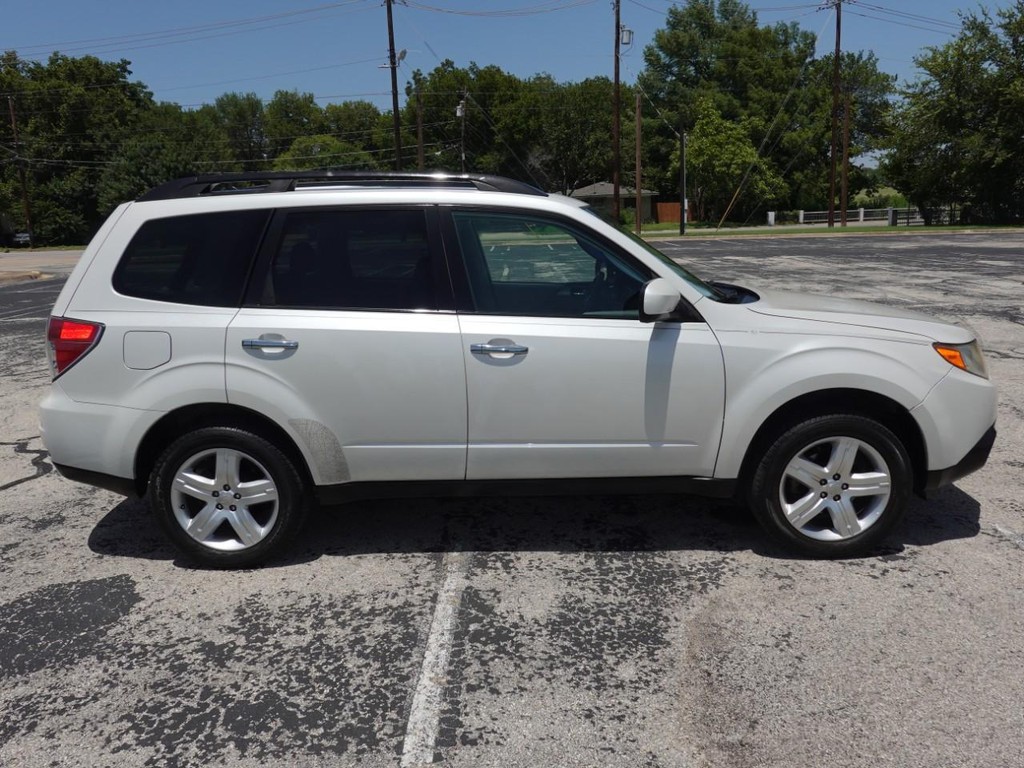 Subaru Forester Vehicle Full-screen Gallery Image 08