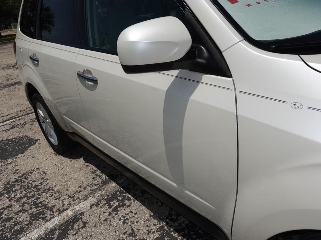 Subaru Forester Vehicle Full-screen Gallery Image 11