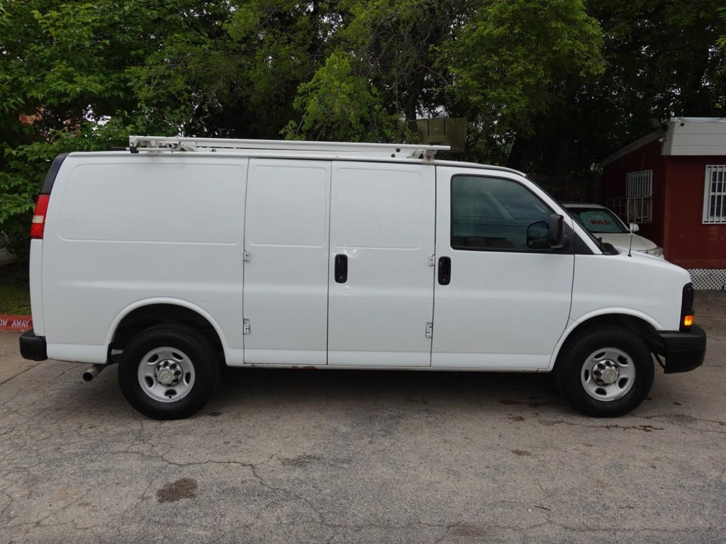 2014 Chevrolet Express Cargo Van 2500 photo 9