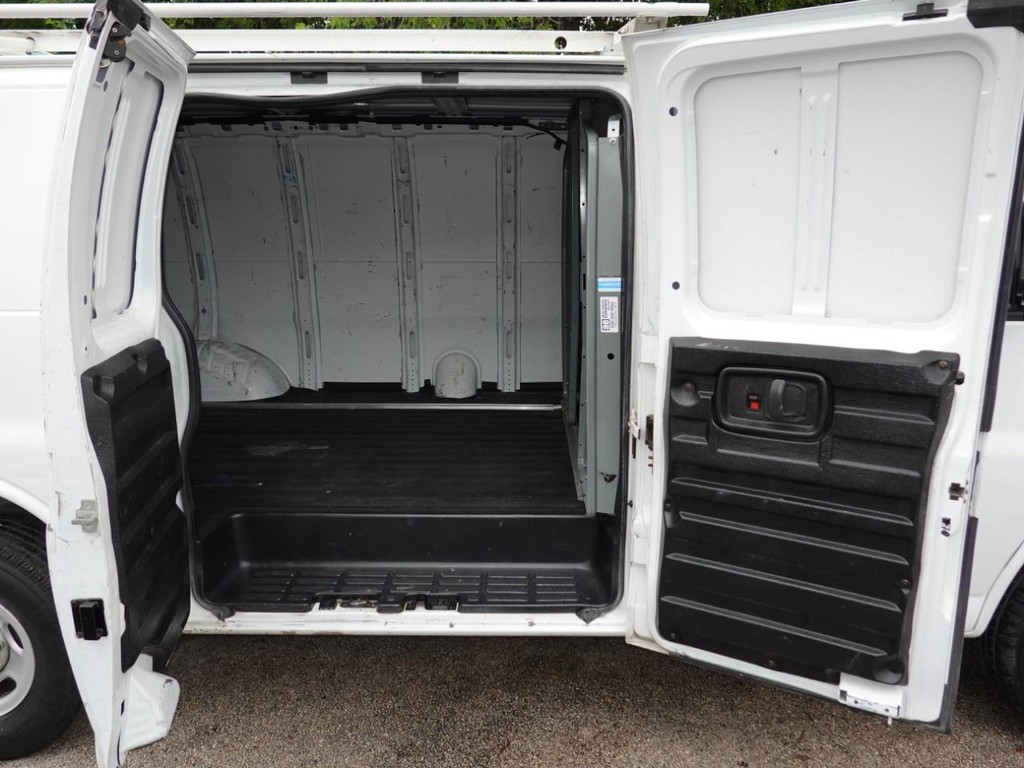 2014 Chevrolet Express Cargo Van 2500 photo 10