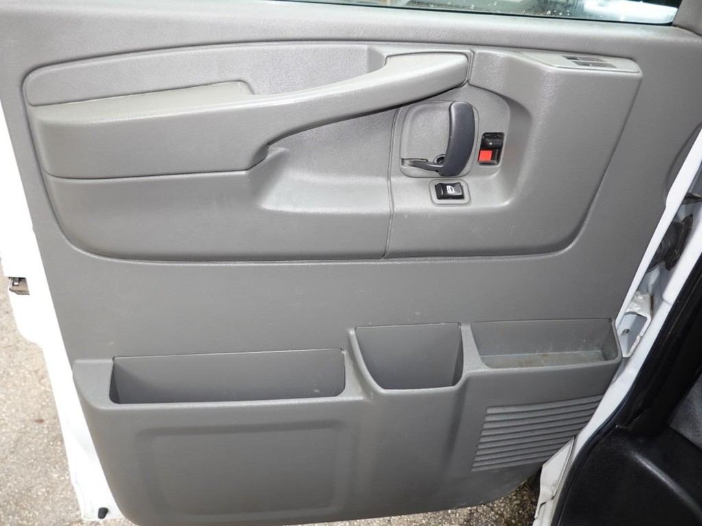 2014 Chevrolet Express Cargo Van 2500 photo 20